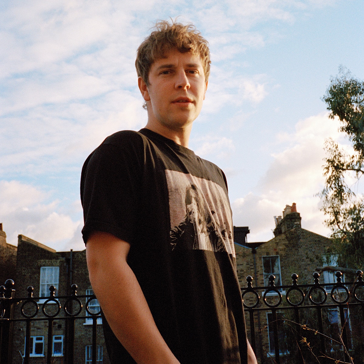 Photo 27-04-2022, 16 55 16 Tom Odell Headines TBCMF