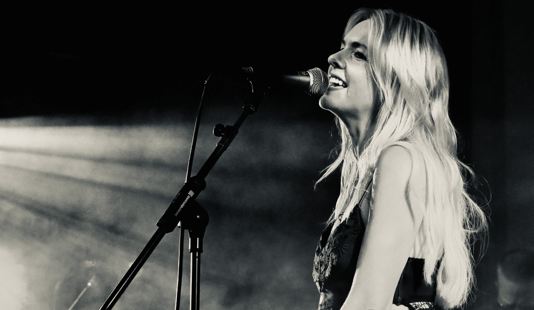 Laura Evans headlining The British Country Music Festival